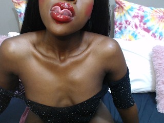 JuicyLipsxx30
