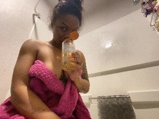 STARLA_ROYALE profile