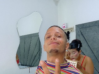 VictorAndLuisa live cam