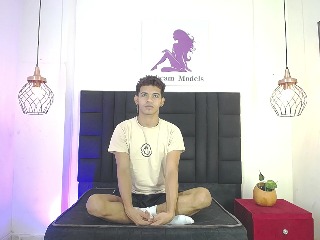james2hott profile