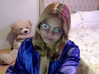 sweetcristaldoll profile