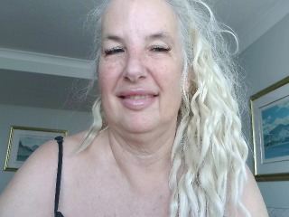 StephanieMatureBusty profile