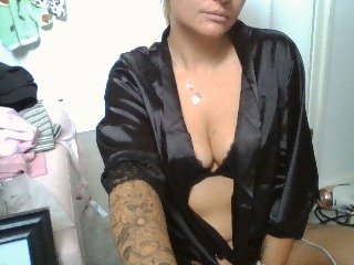 TattedBrat26 Porn Model Profile Image