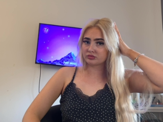 Hollyannee