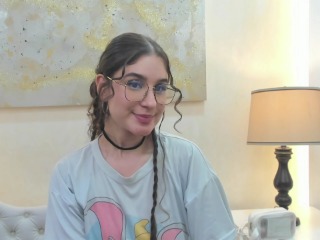 AriaBloomm live cam