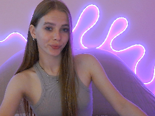 AmandaSayfried live