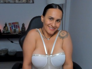 SaraCharmy live