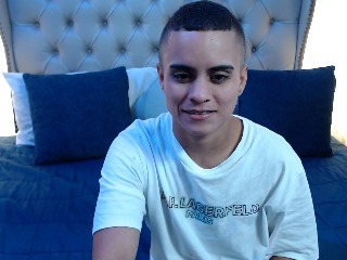Liiam_thompson20 live